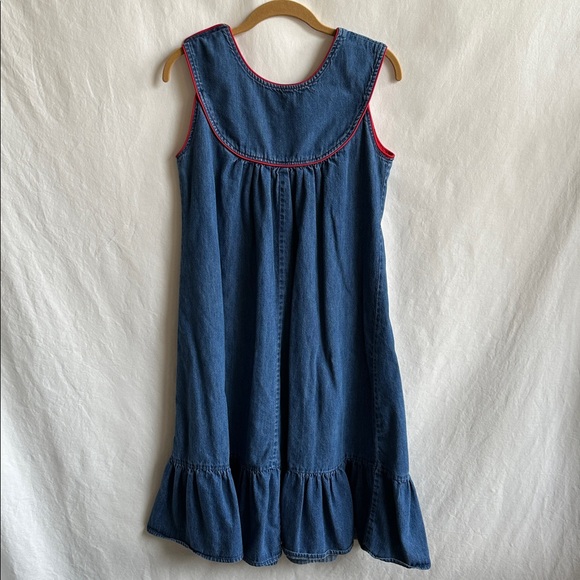 Sleeveless blue denim dress with red piping and ruffled hemline, size 8 - Picture 6 of 9